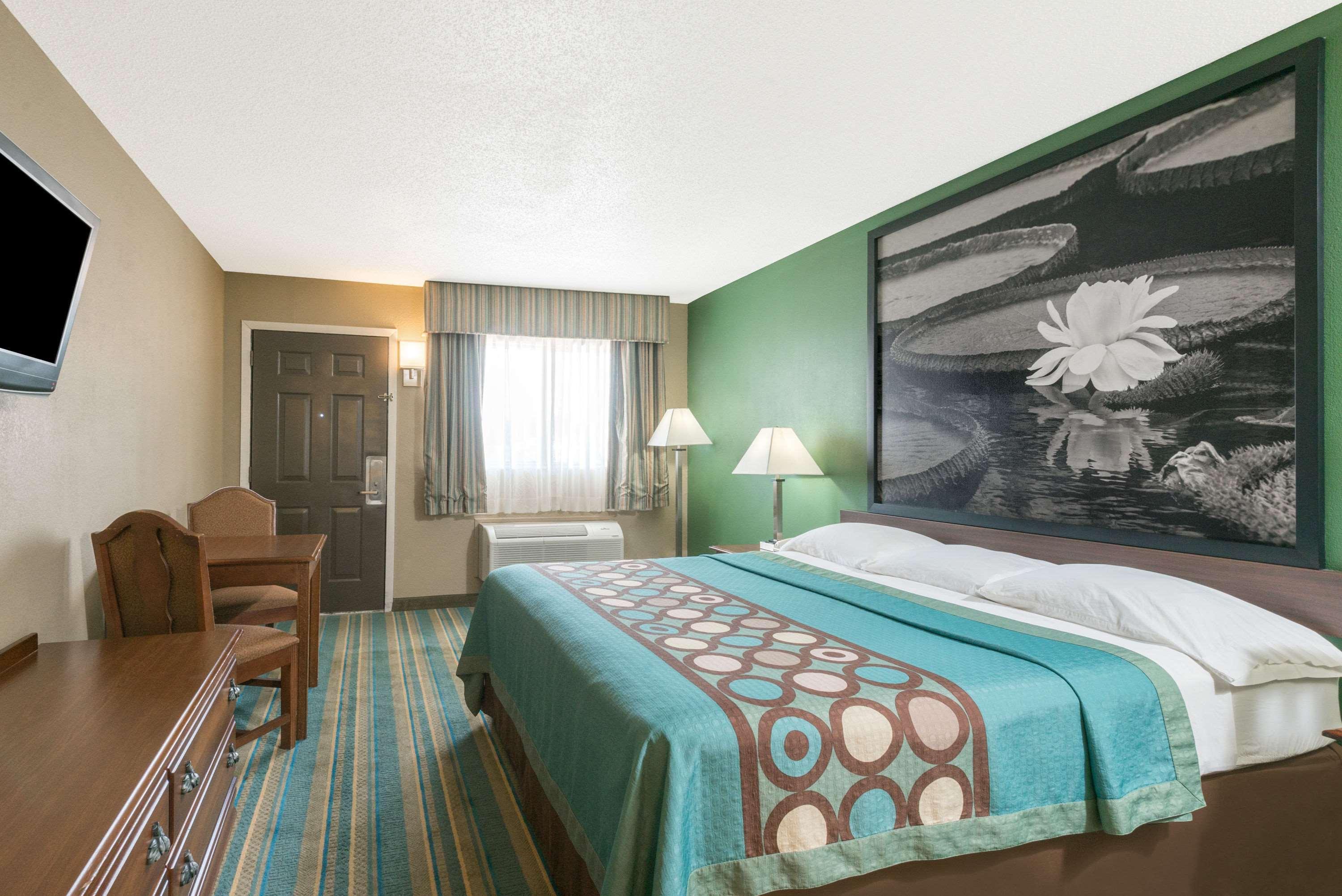 Super 8 By Wyndham Greencastle Exterior foto